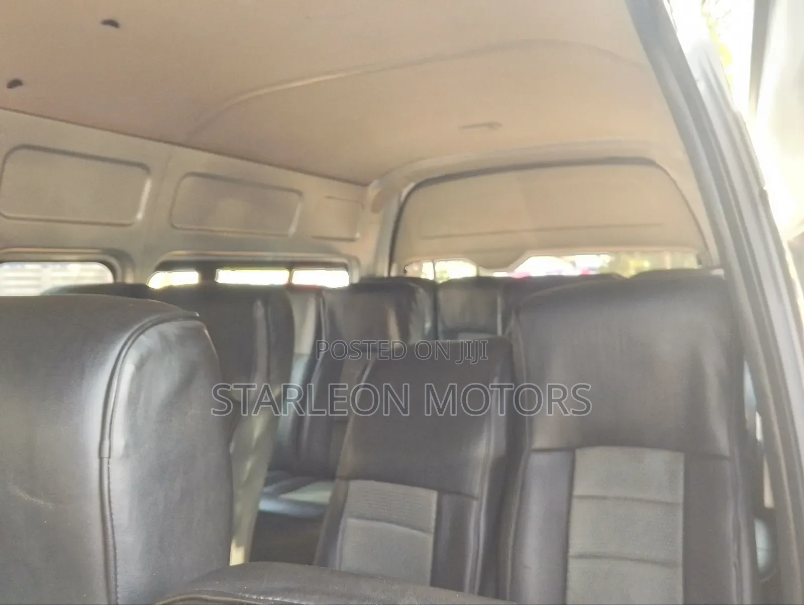 Toyota HiAce 2010 Silver