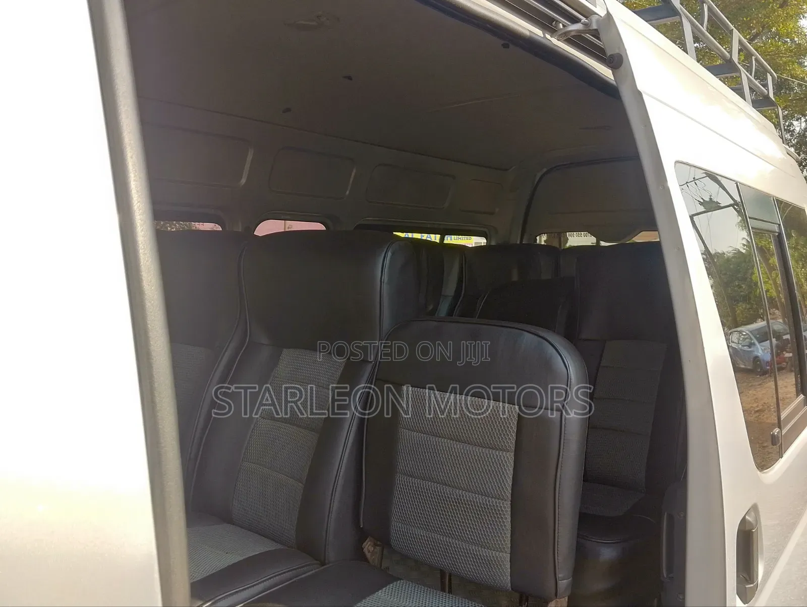 Toyota HiAce 2010 Silver