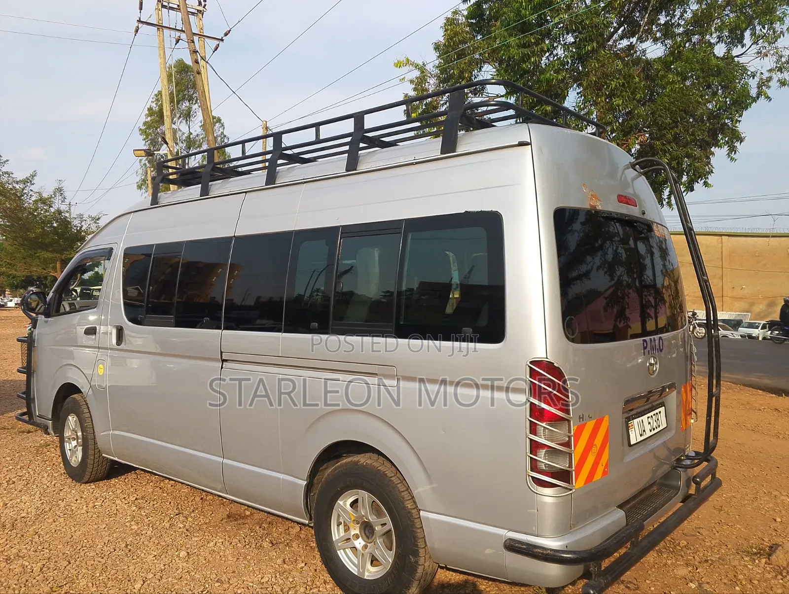 Toyota HiAce 2010 Silver
