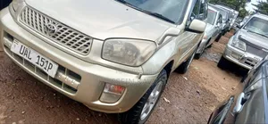 Toyota RAV4 Automatic 2003 Yellow