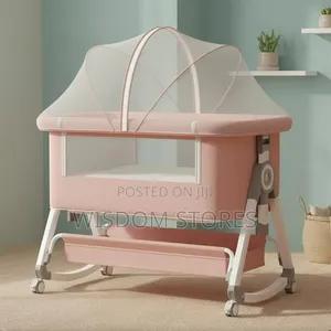 StarAndDaisy Baby Cot With Wheels
