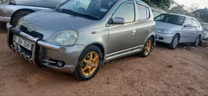 Toyota Vitz 2005 Silver
