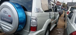 Toyota Land Cruiser Prado 2000 Silver