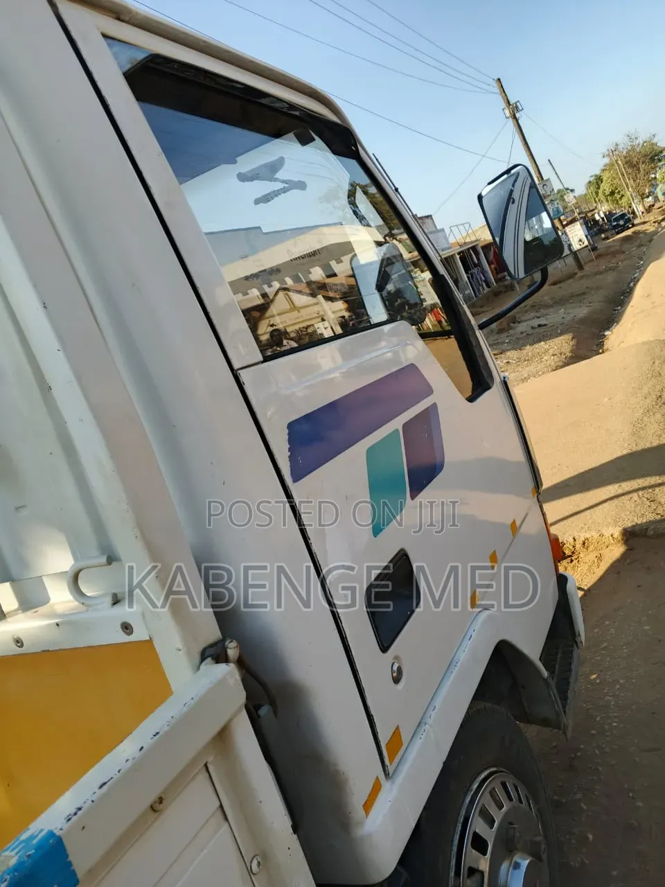 Mitsubishi Canter Truck Onsale 1995 White