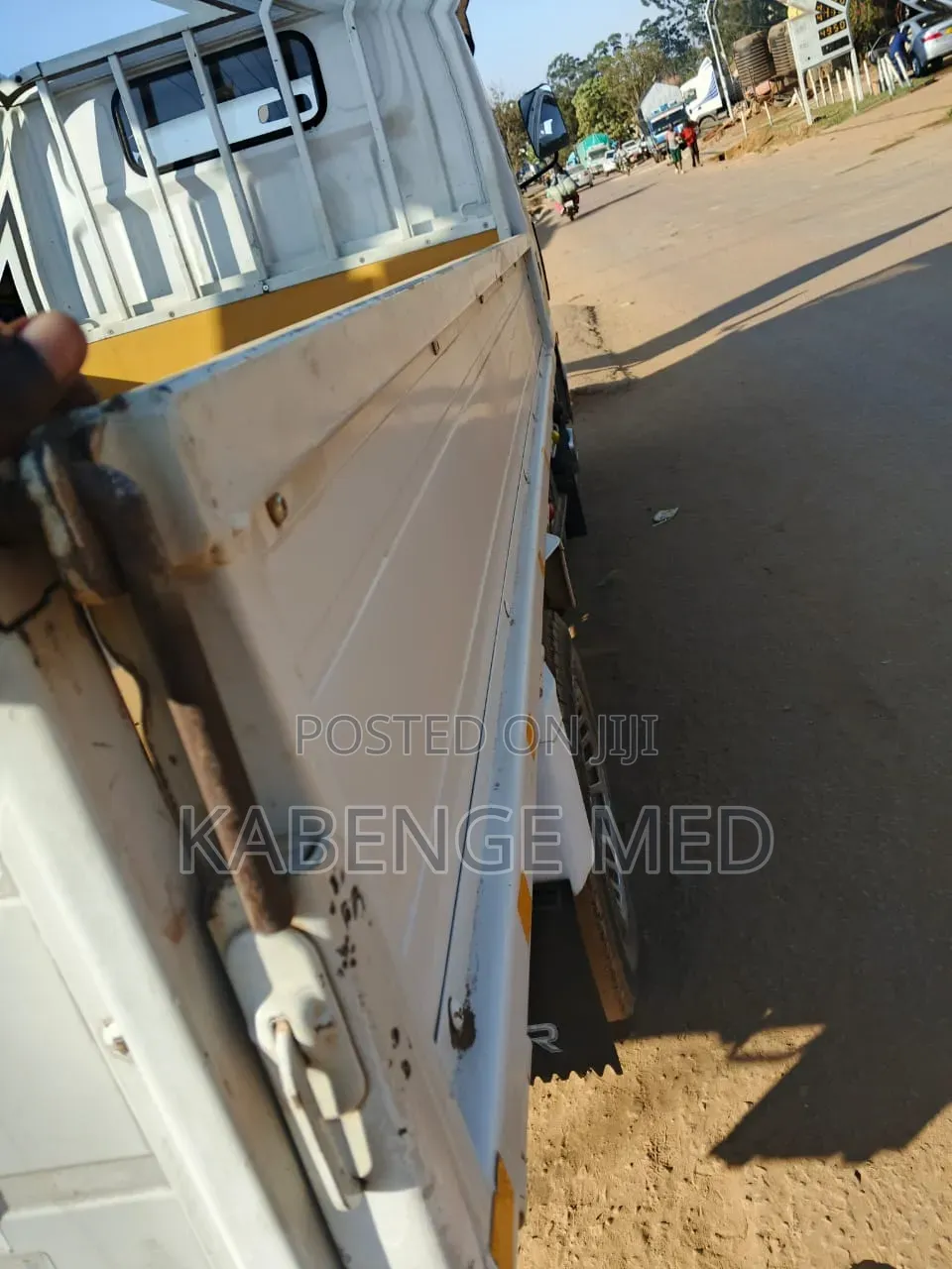 Mitsubishi Canter Truck Onsale 1995 White