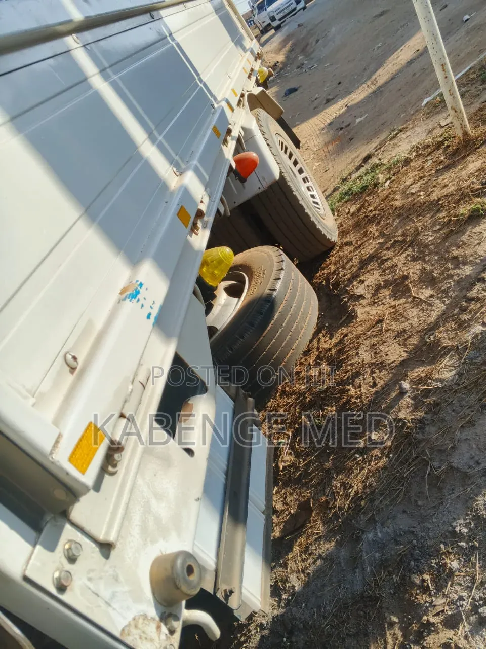 Mitsubishi Canter Truck Onsale 1995 White