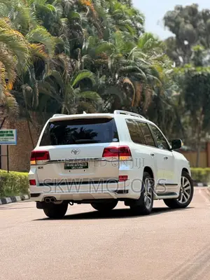 Toyota Land Cruiser 2019 White
