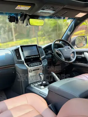 Toyota Land Cruiser 2019 White