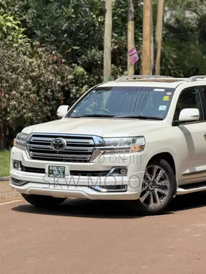 Toyota Land Cruiser 2019 White