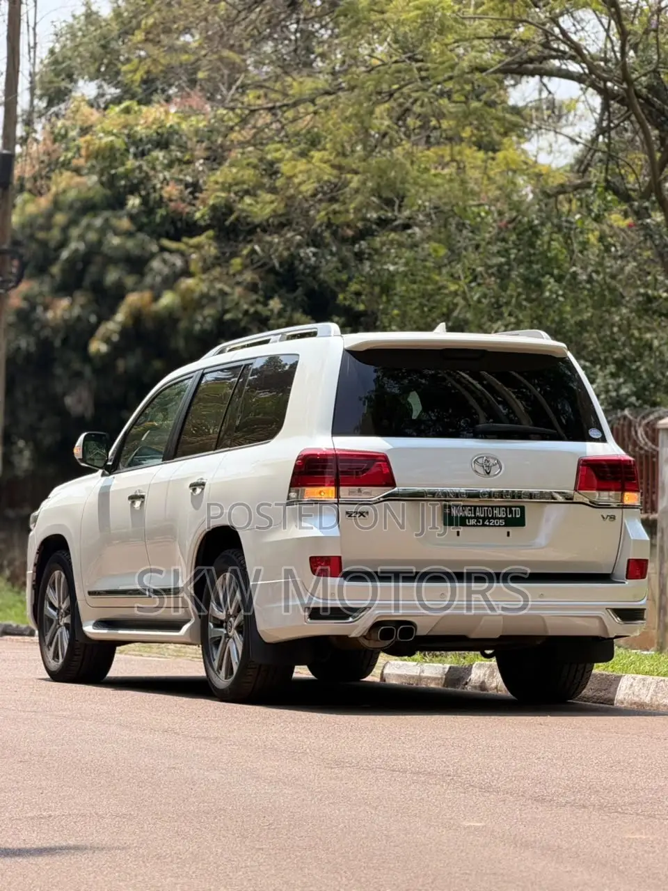 Toyota Land Cruiser 2019 White