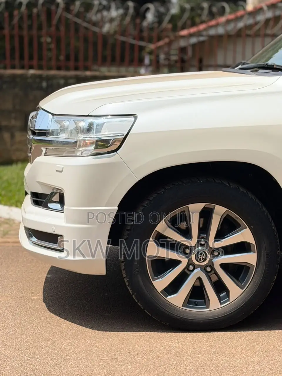 Toyota Land Cruiser 2019 White