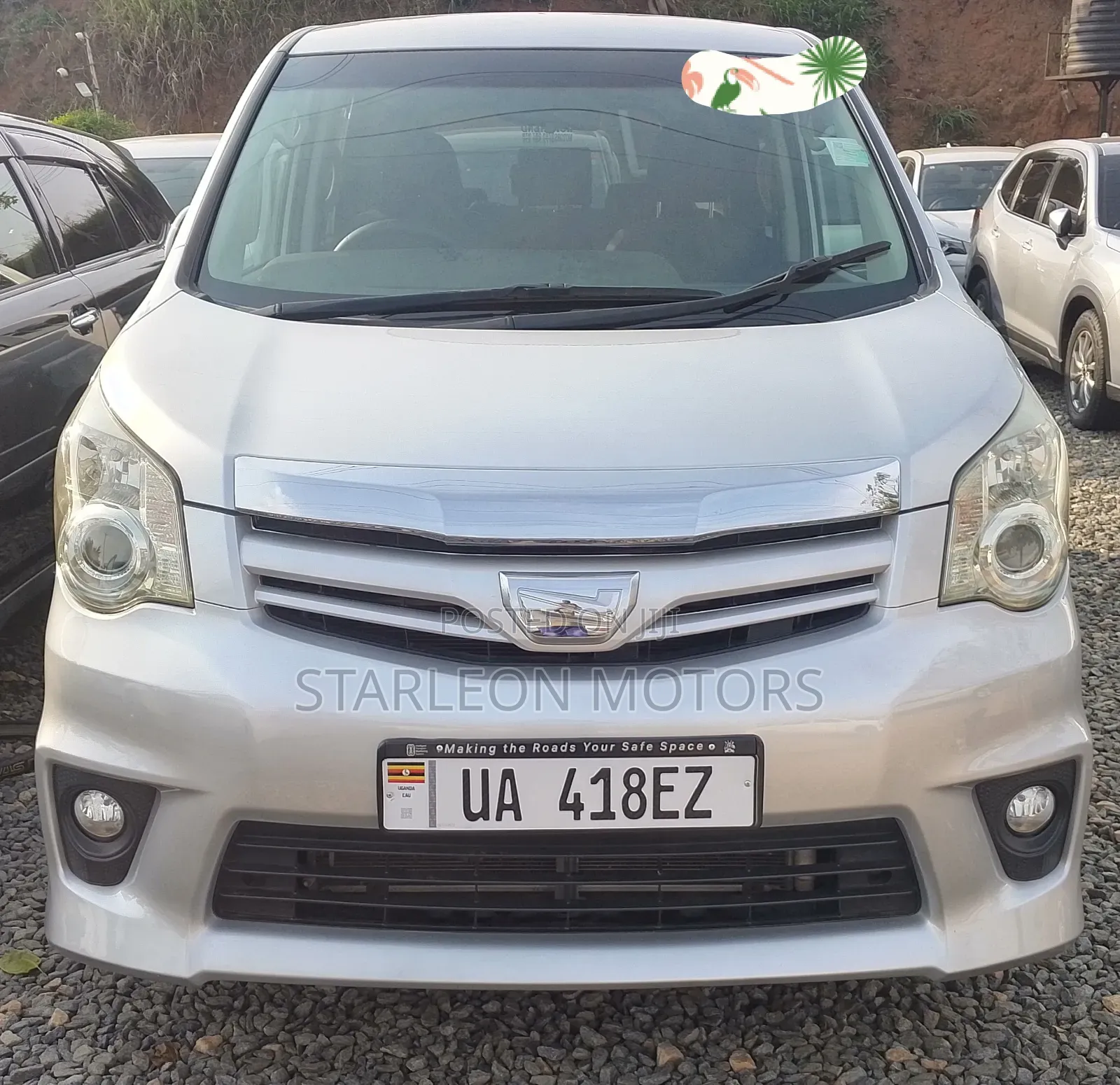 Toyota Noah 2012 Silver