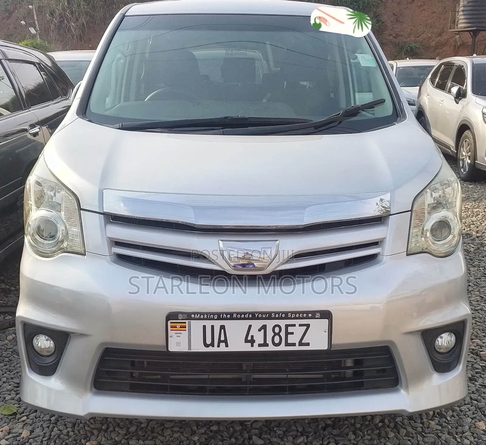 Toyota Noah 2012 Silver