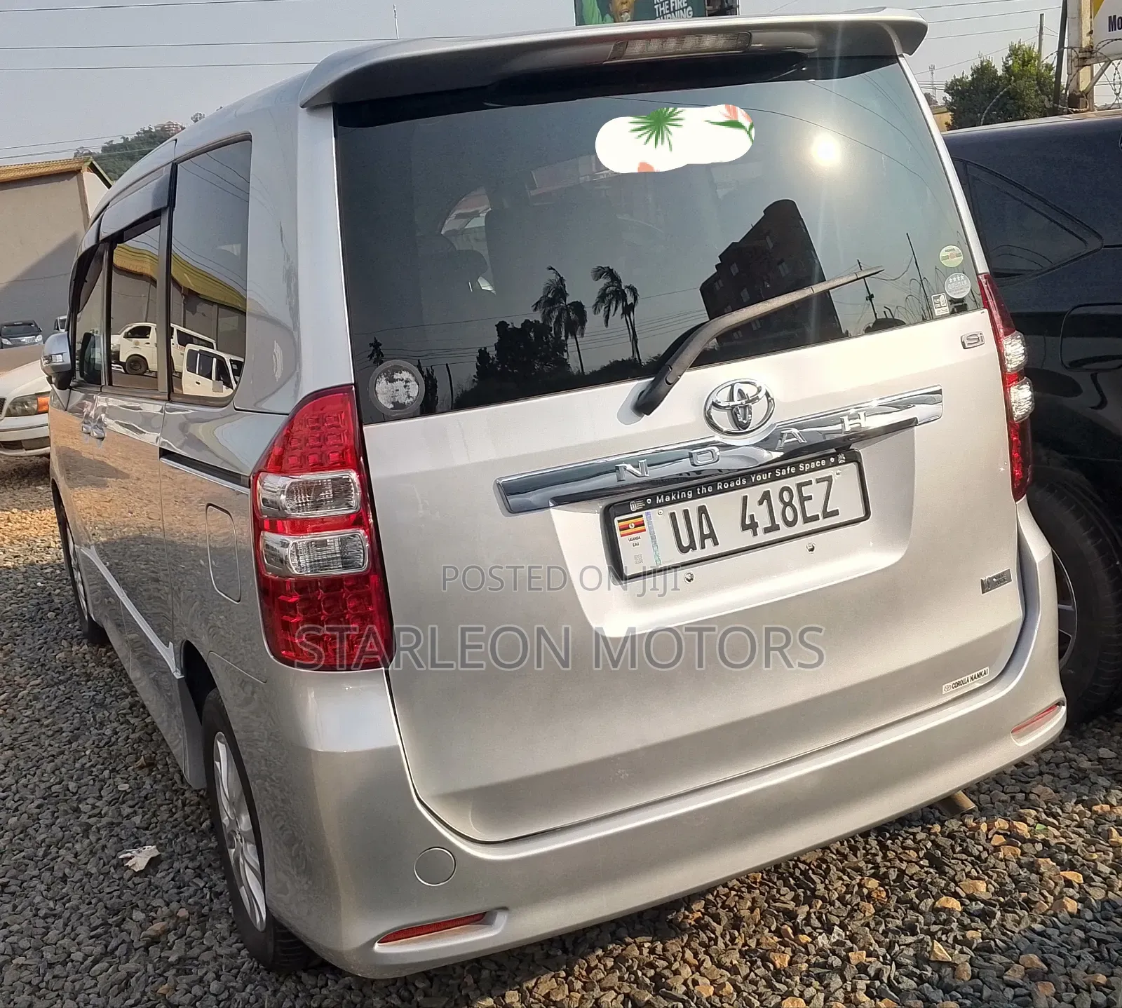 Toyota Noah 2012 Silver