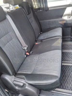 Toyota Noah 2012 Silver