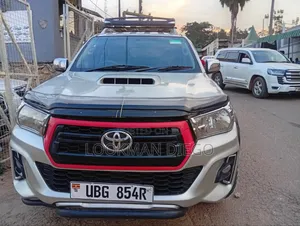 Toyota Hilux 2010 Silver