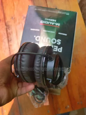M audioStudio Beats or Studio Headphones