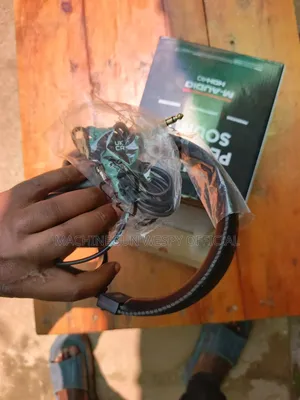 M audioStudio Beats or Studio Headphones