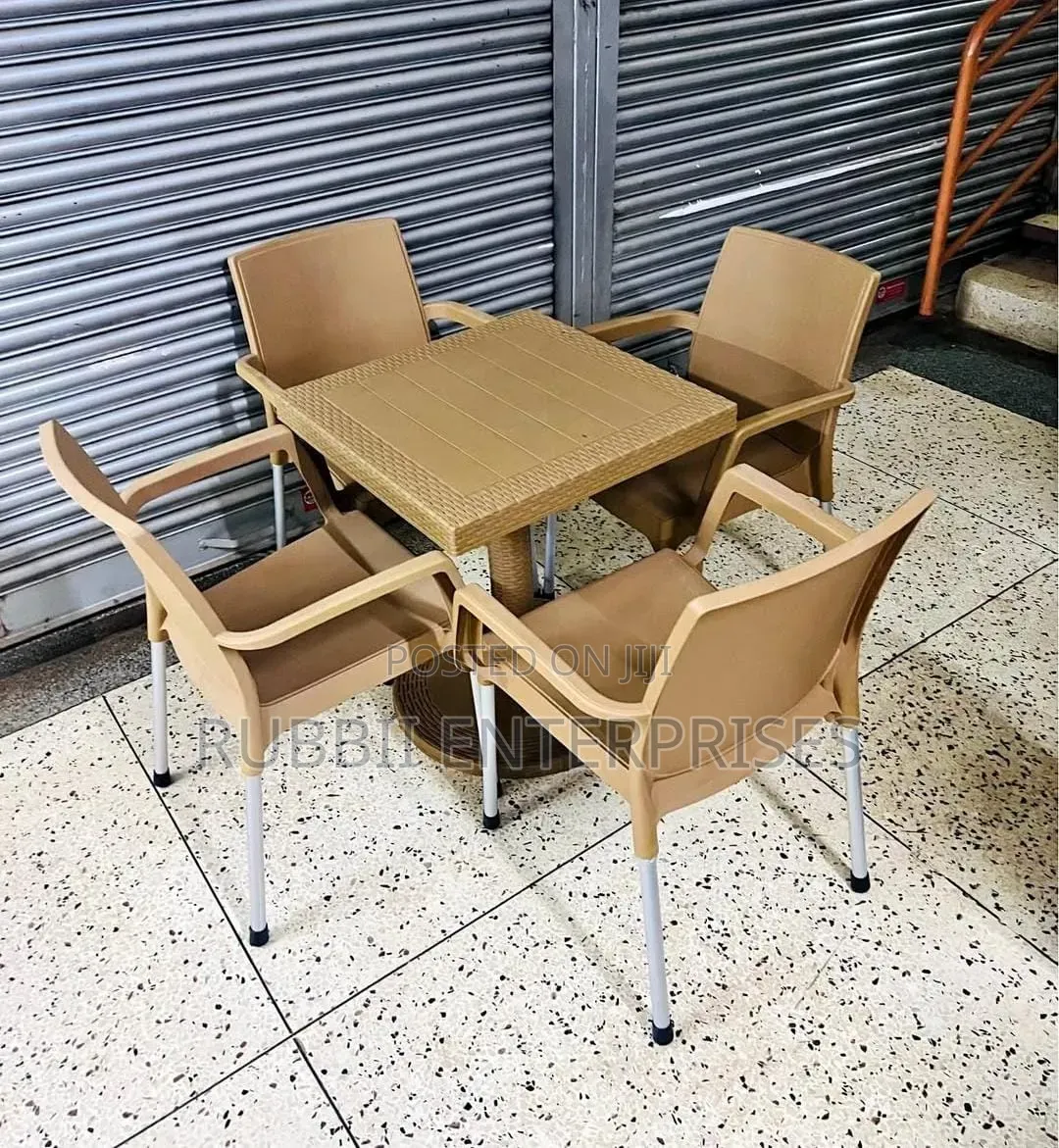 Square Brown Table + 4 Cappuccino Chair