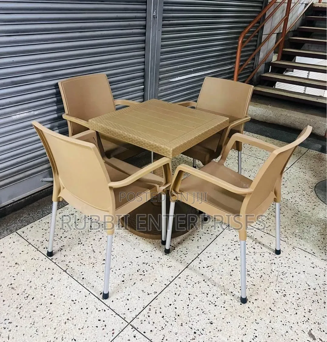 Square Brown Table + 4 Cappuccino Chair
