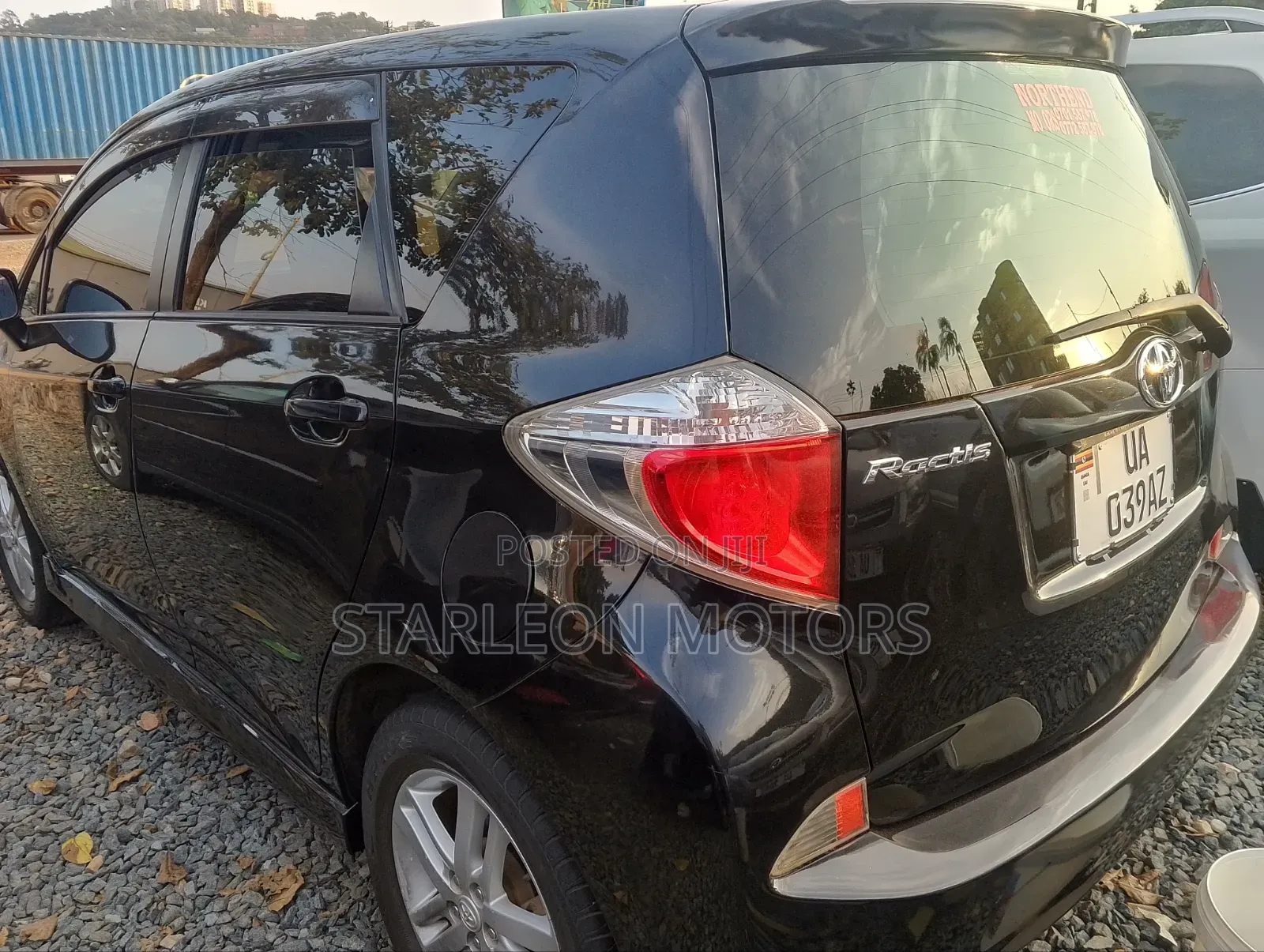 Toyota Ractis 2011 Black