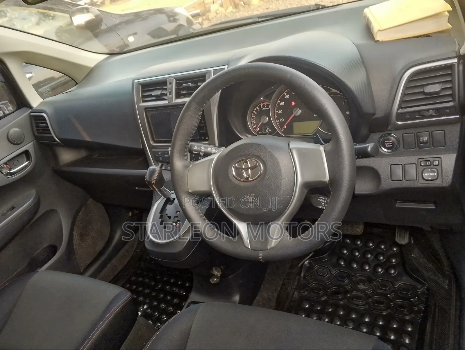 Toyota Ractis 2011 Black