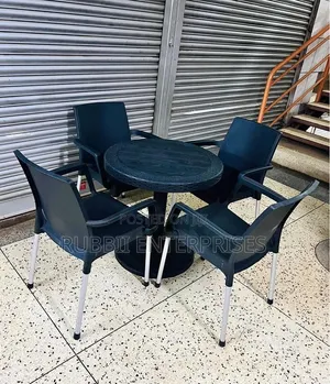 1 Black Round Table + 4 Cappuccino Black Chair