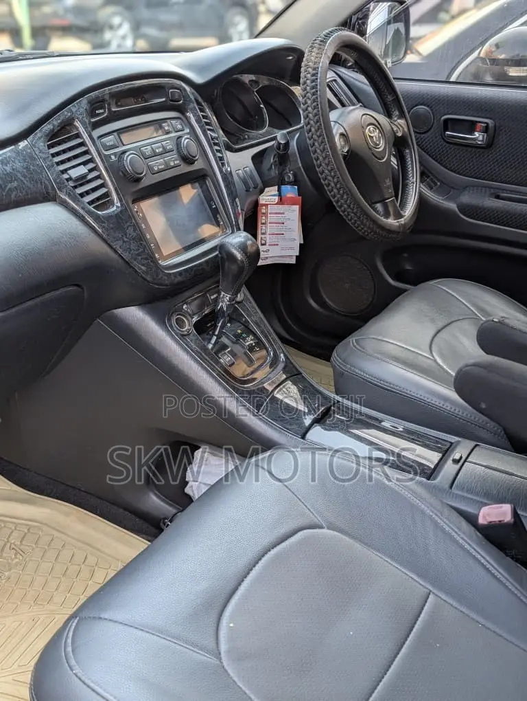 Toyota Kluger 2004 Black