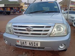 Suzuki Escudo 2004 Silver