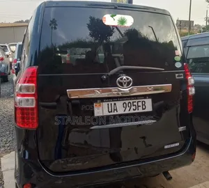 Toyota Noah 2011 Black
