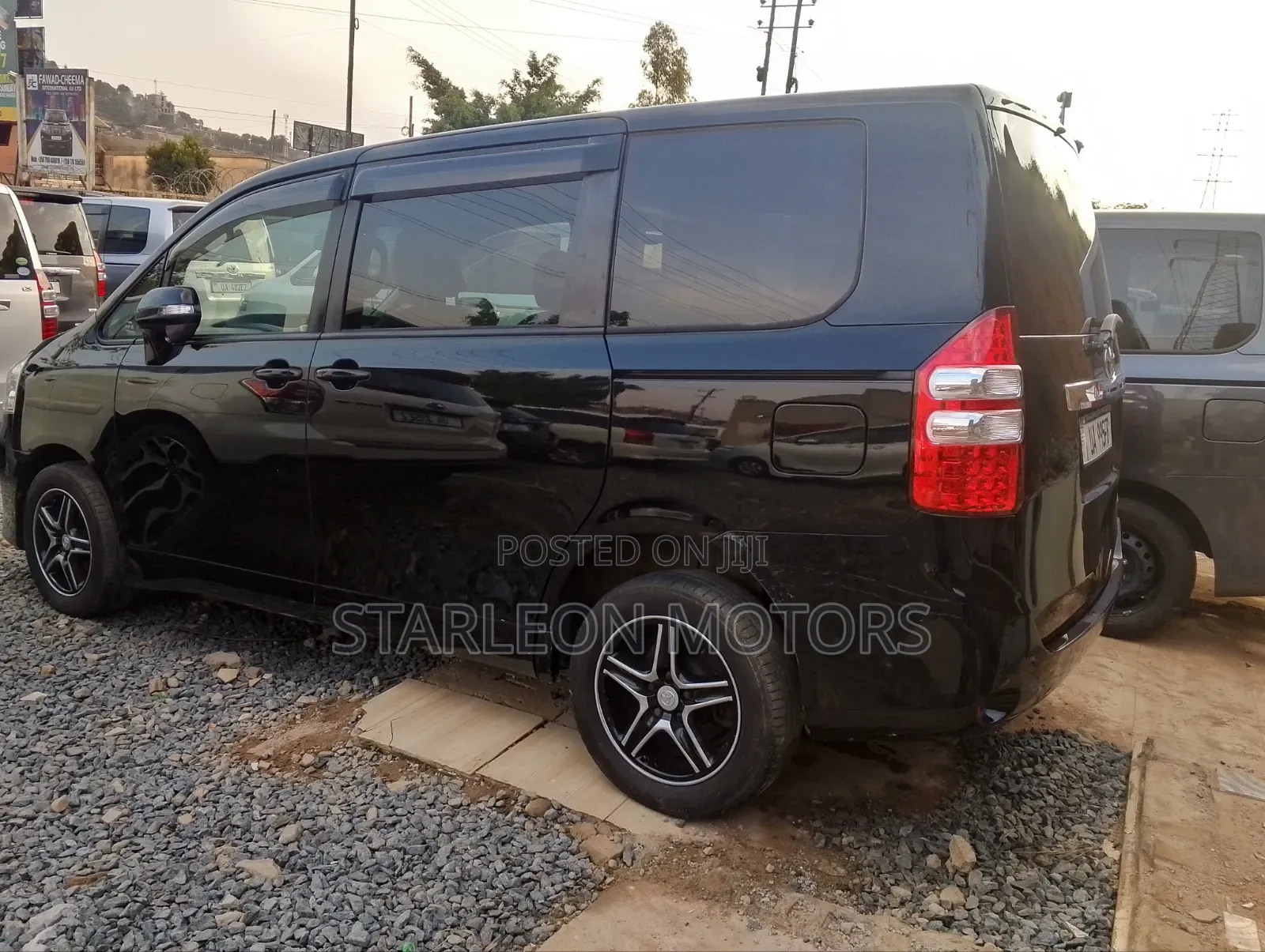 Toyota Noah 2011 Black