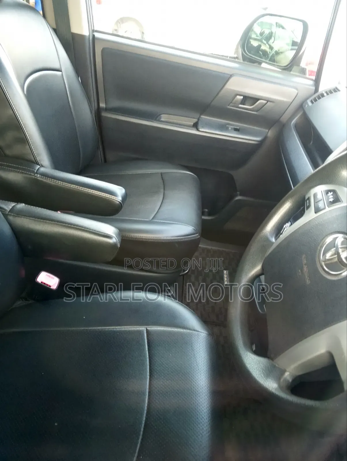 Toyota Noah 2011 Black
