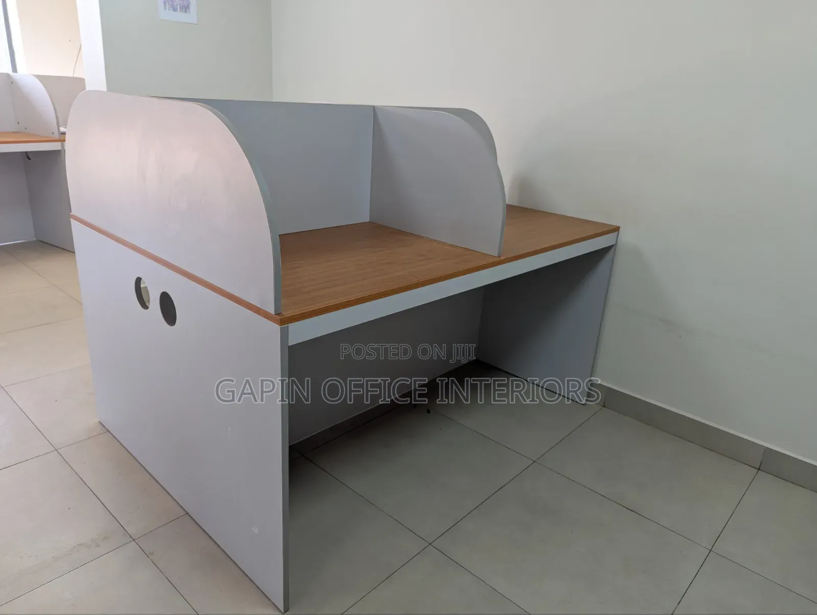 4 User Office Work Station, Very Good Condition
