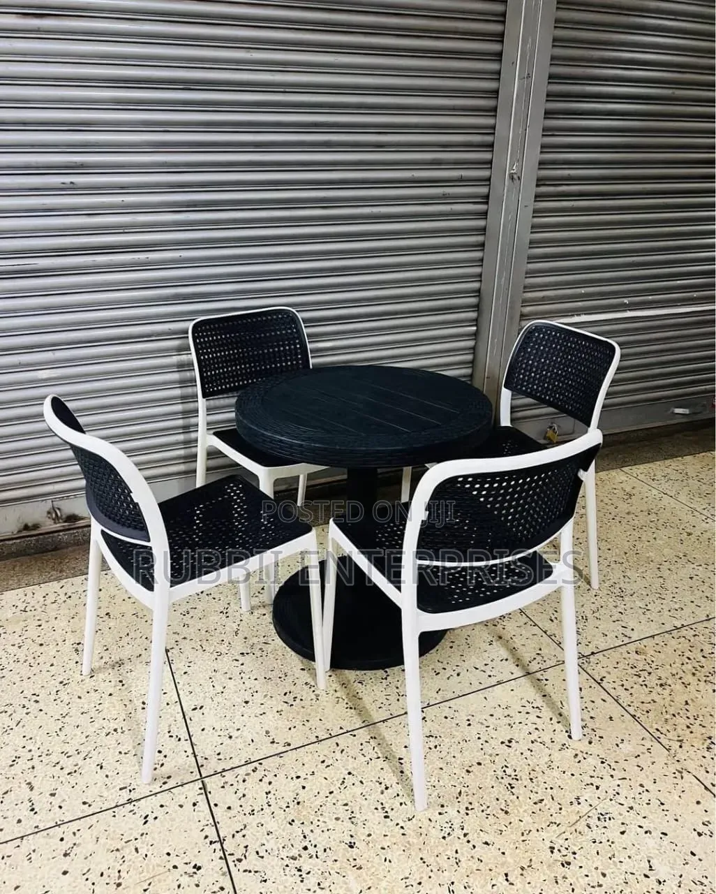 1 Round Table + 4 Armless Chair (Black and White)