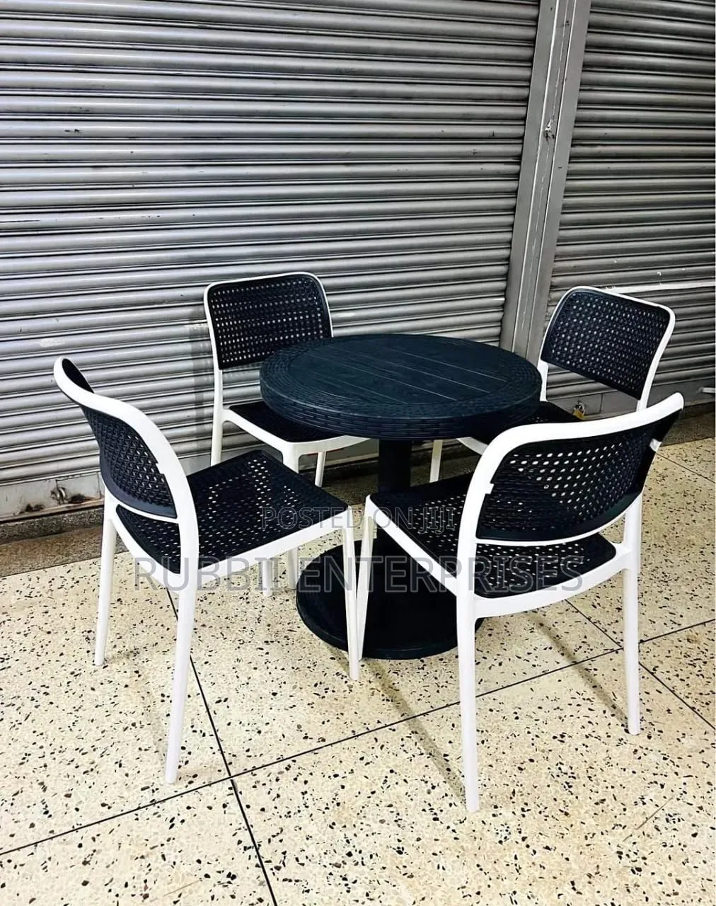 1 Round Table + 4 Armless Chair (Black and White)