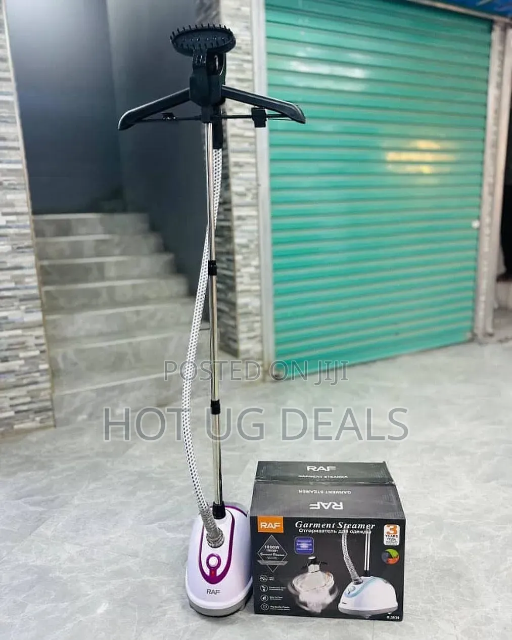 RAF Professional Vertical Garment Steamer (1800W).