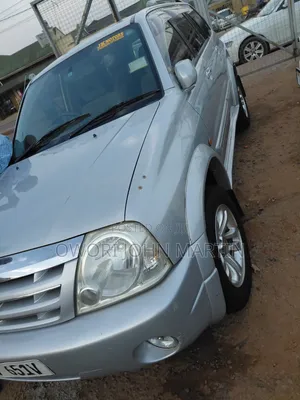 Suzuki Escudo 2004 Silver
