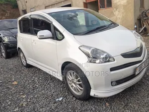 Toyota Ractis 2009 White