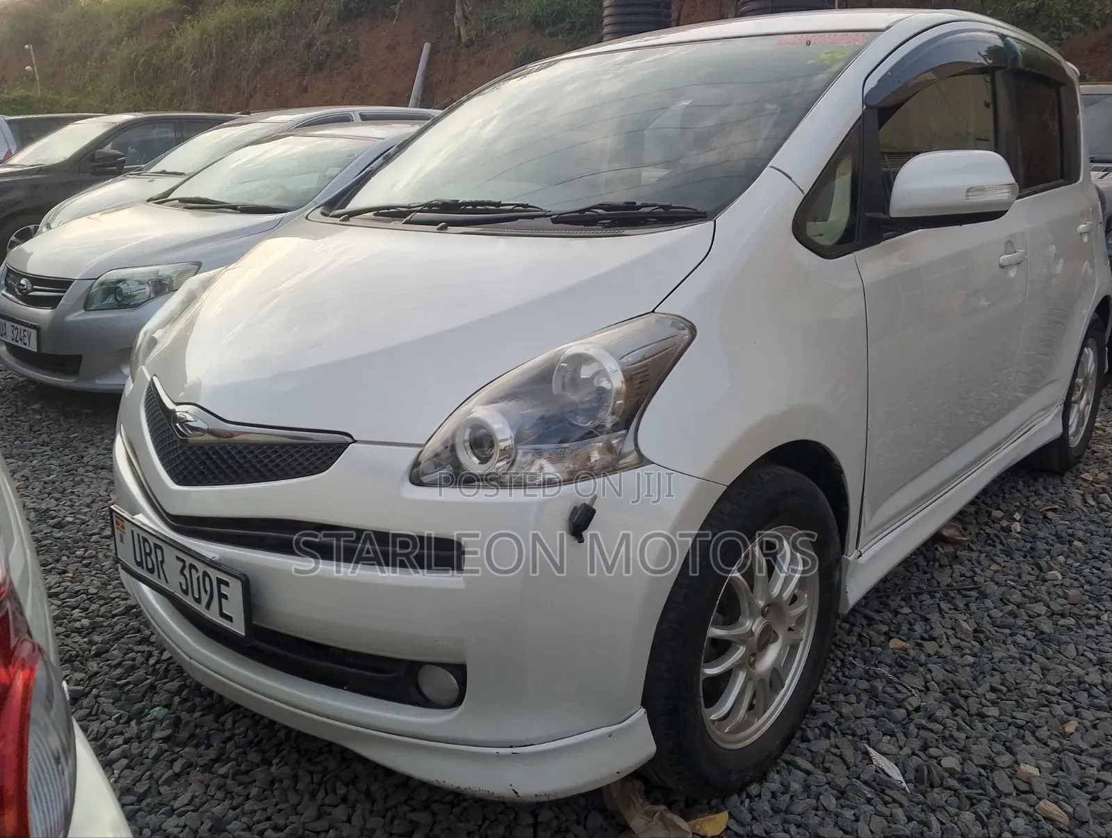 Toyota Ractis 2009 White