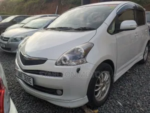Toyota Ractis 2009 White