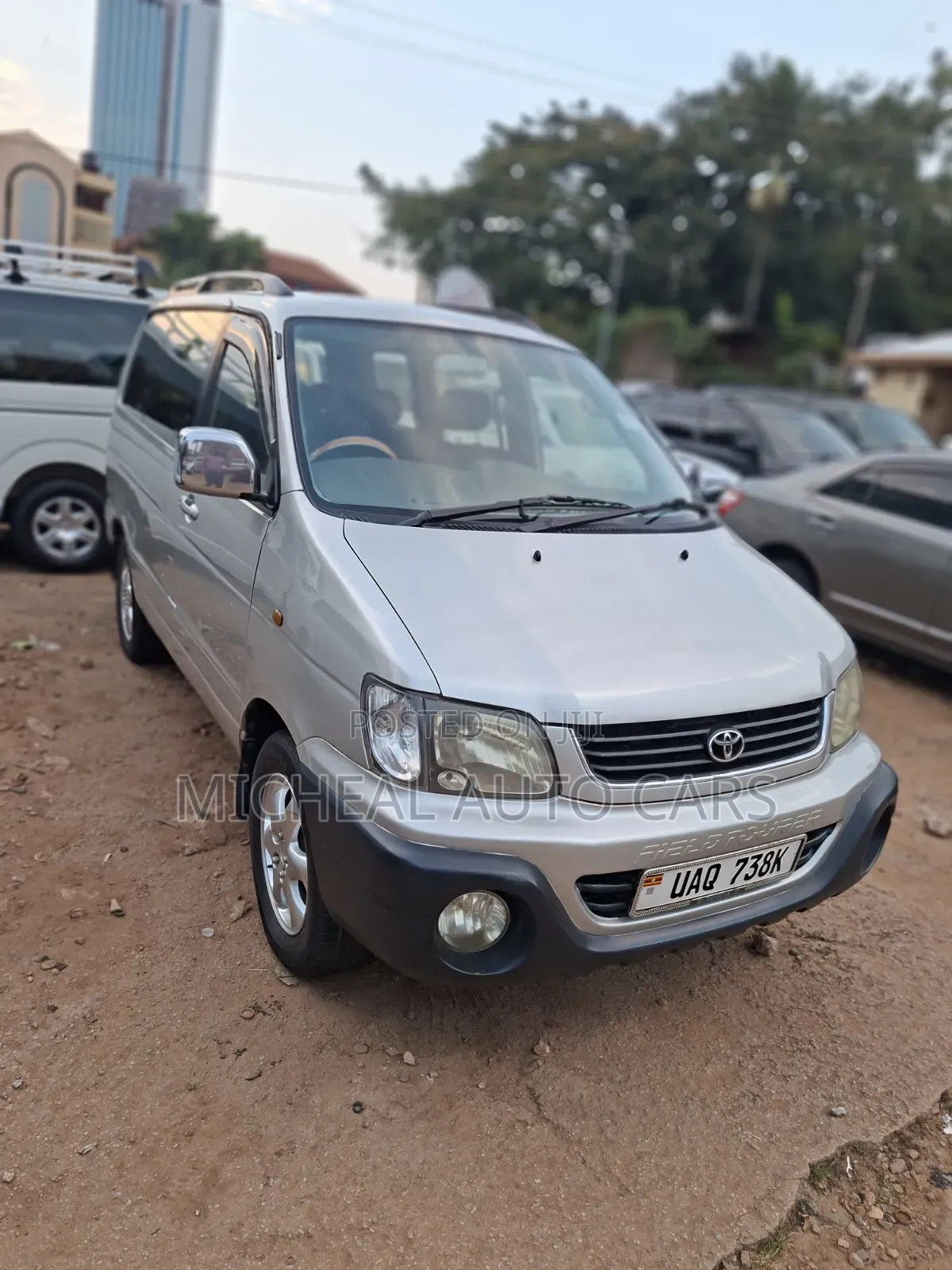 Toyota Noah 2001 Gray