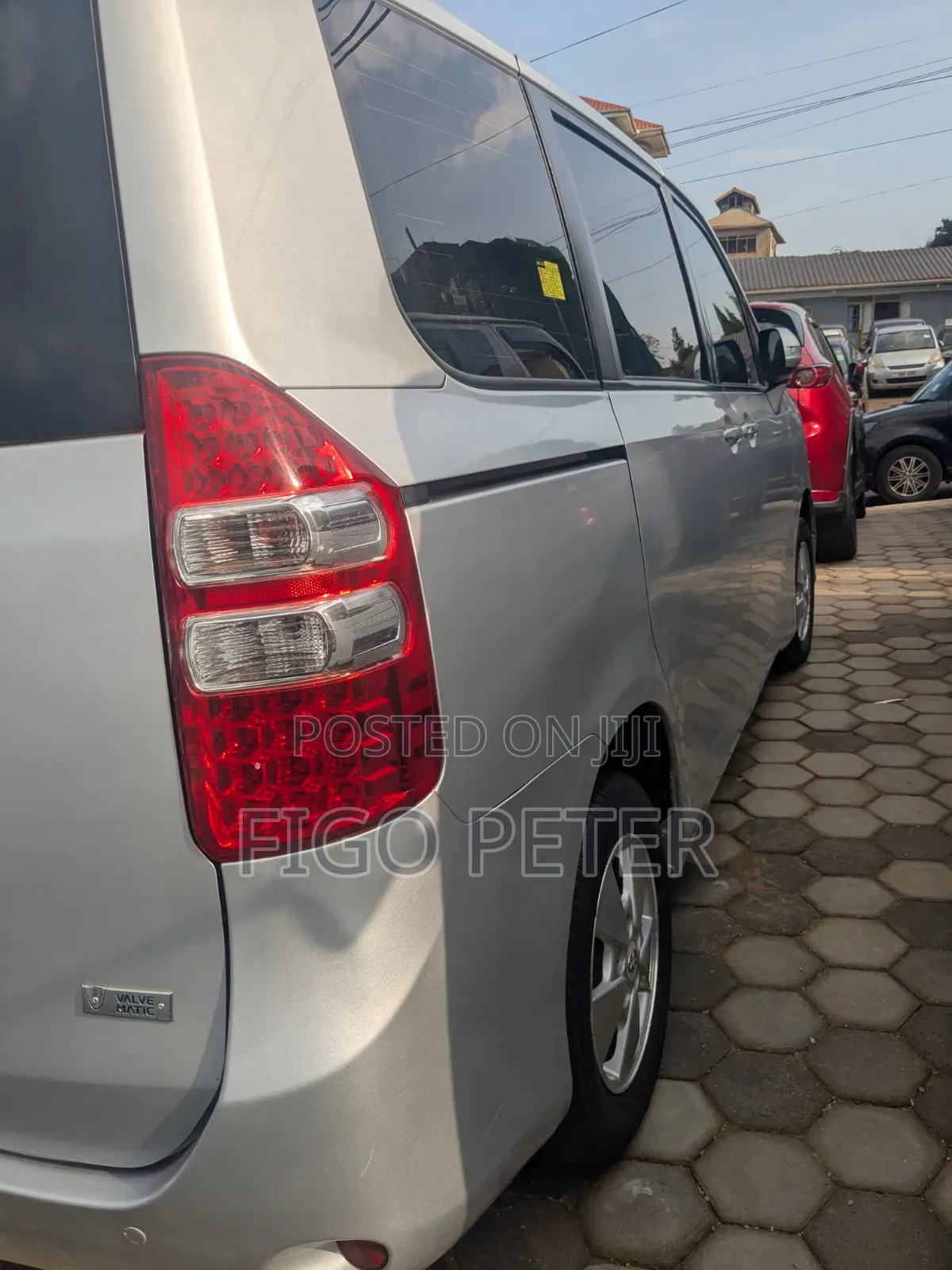 Toyota Noah 2012 Silver