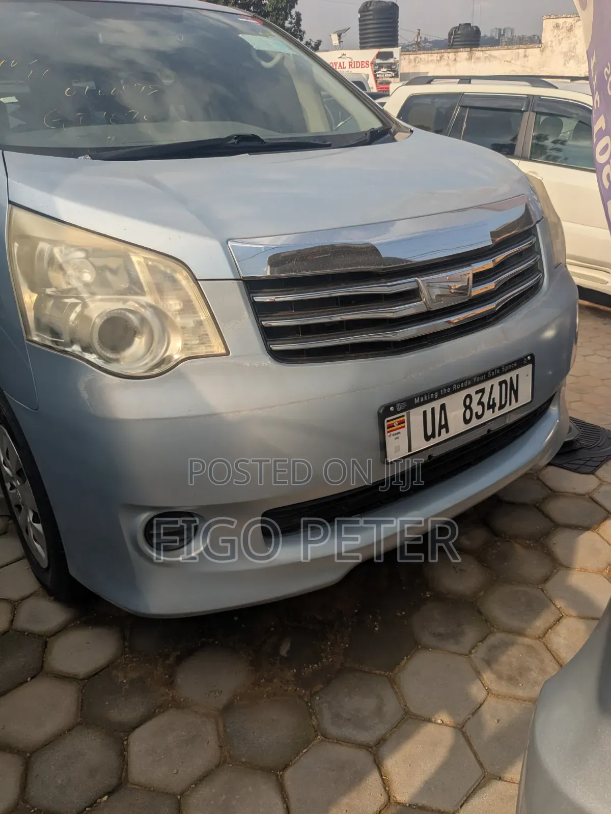 Toyota Noah 2012 Silver