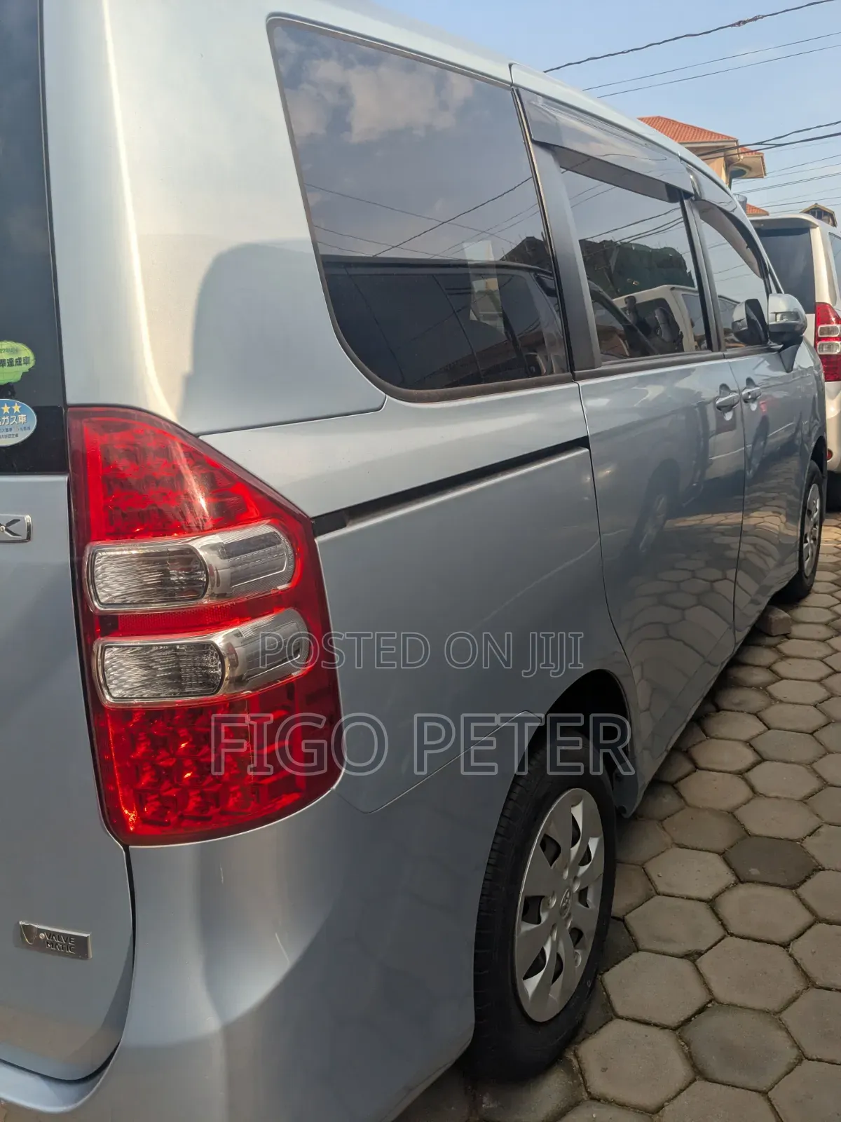 Toyota Noah 2012 Silver