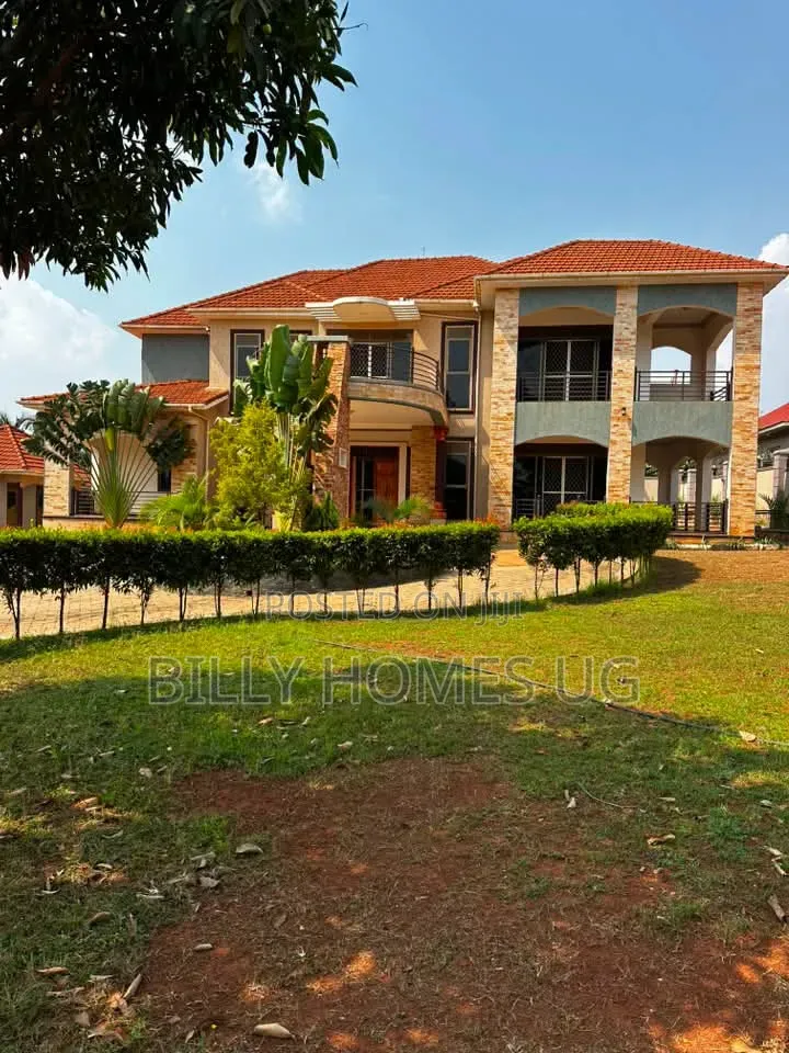 7bdrm Mansion in Kira for sale