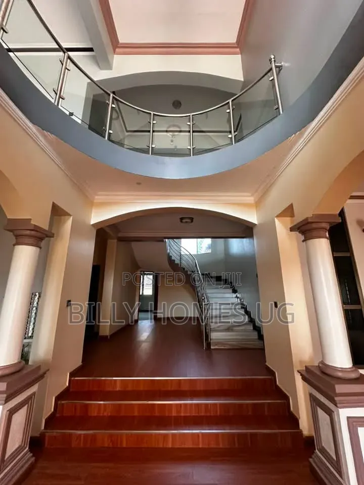 7bdrm Mansion in Kira for sale