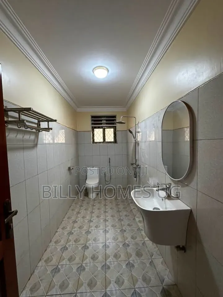 7bdrm Mansion in Kira for sale