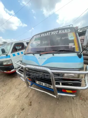 Toyota HiAce 2003