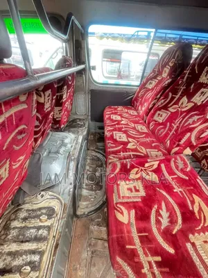 Toyota HiAce 2003