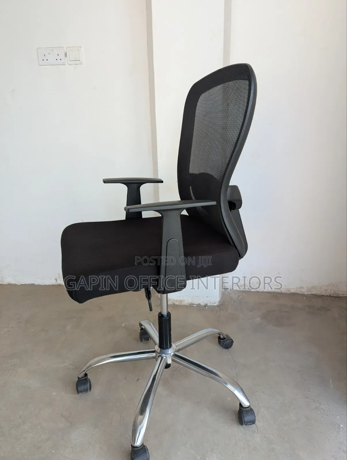 Second Hand Office Chair, With Adjustable Height
